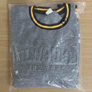 Milwaukee Brewers Crew Neck Sweatshirt Medium
